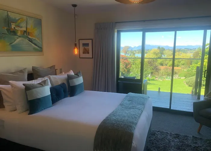 Incredible Mountain & Sea Views