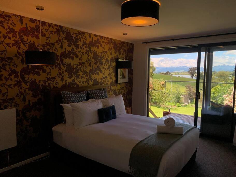 Incredible Mountain & Sea Views * Mapua
