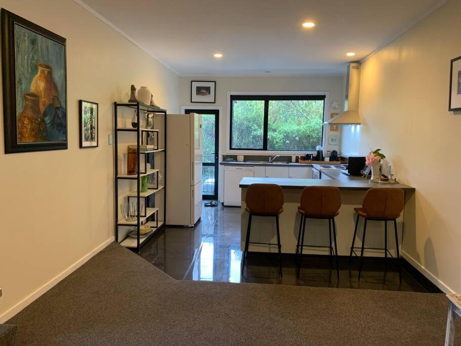Incredible Mountain & Sea Views Holiday home Mapua