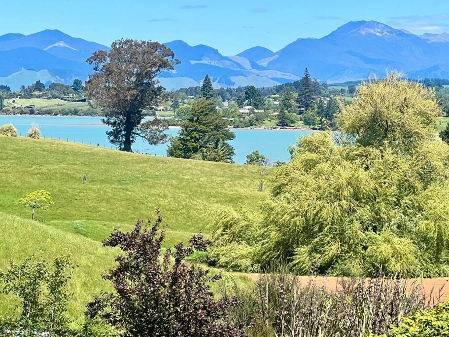 Incredible Mountain & Sea Views Holiday home Mapua