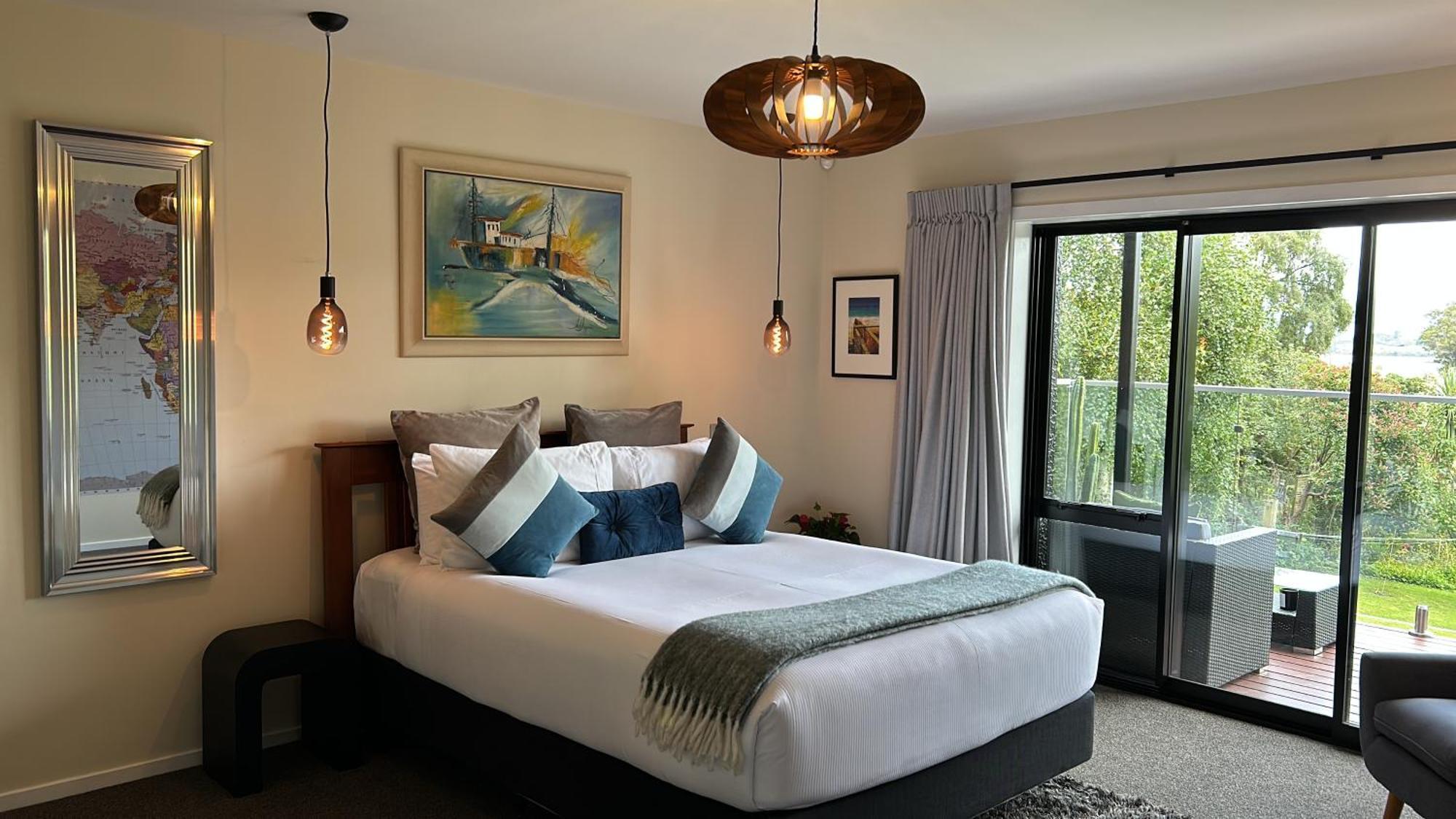Incredible Mountain & Sea Views Mapua
